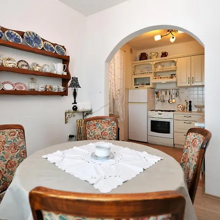 Stara Riva L-531 Apartman