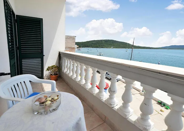 Apartment Stara Riva L-531